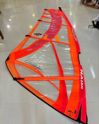 Vela windsurf usada Naish Hokua 4.3m