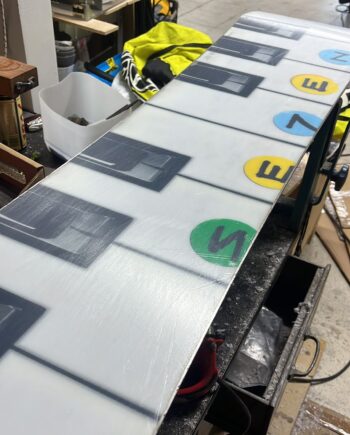 Mantenimiento Snowboard: Encerado a Mano y Afilado de Cantos